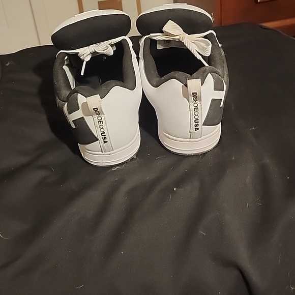 DC shoes - Picture 5 of 6